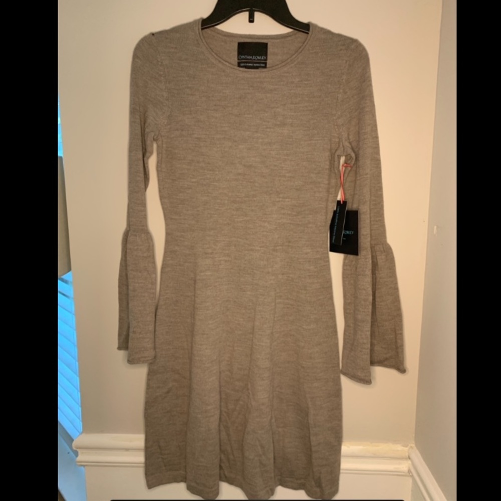 Fitted sweater dress with ruffle sleeves